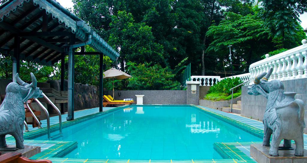 Manor House Hotel Embulpure Exterior foto