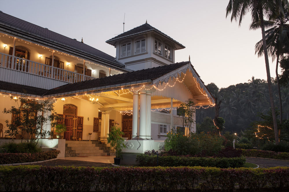 Manor House Hotel Embulpure Exterior foto