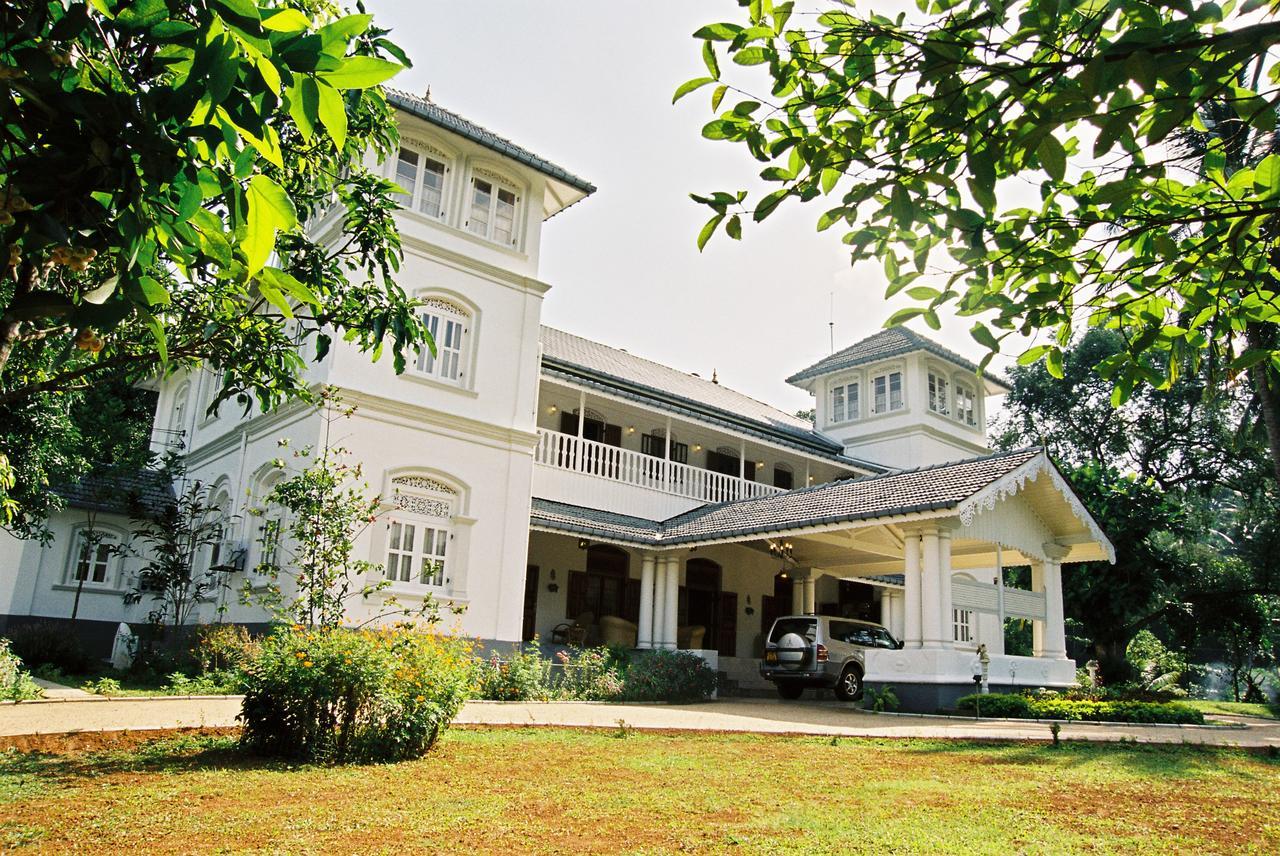 Manor House Hotel Embulpure Exterior foto