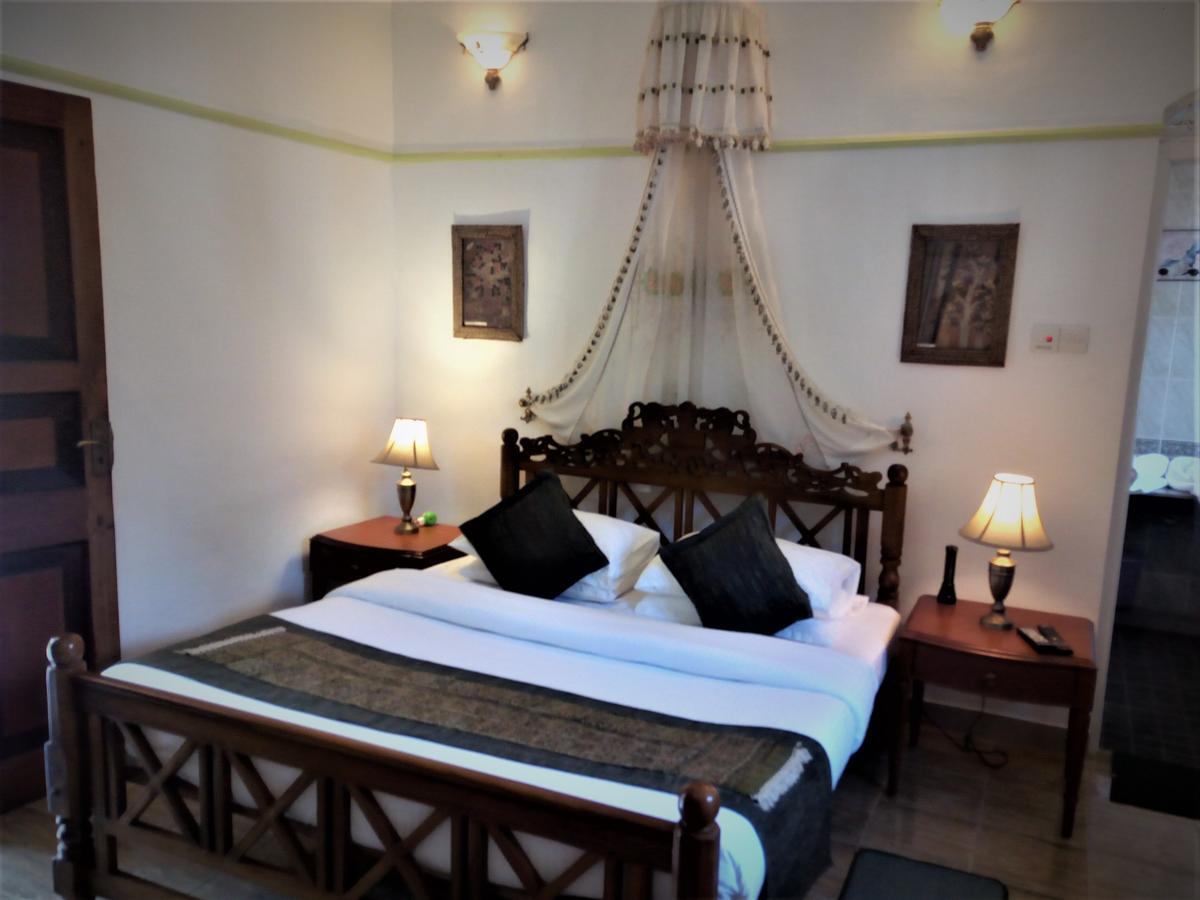 Manor House Hotel Embulpure Exterior foto
