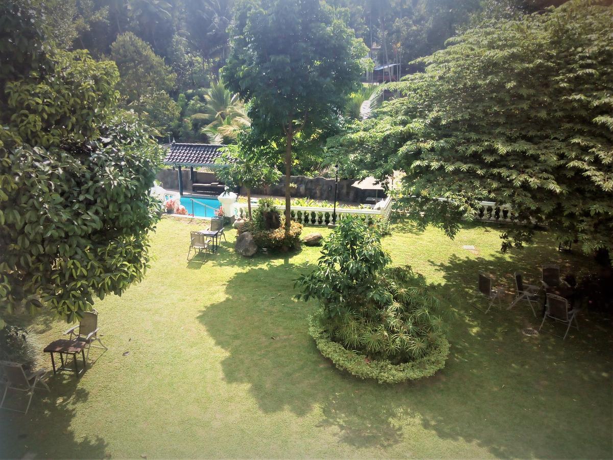 Manor House Hotel Embulpure Exterior foto