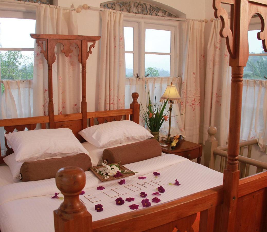 Manor House Hotel Embulpure Exterior foto