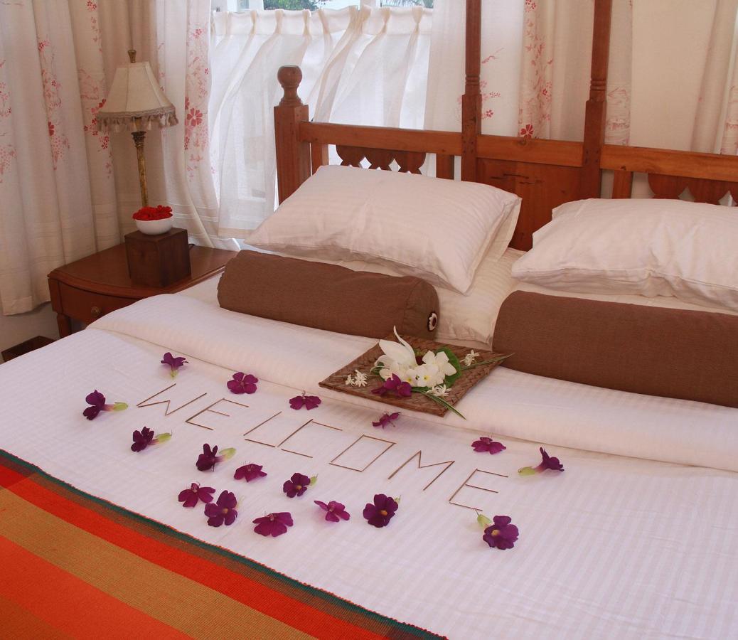 Manor House Hotel Embulpure Exterior foto